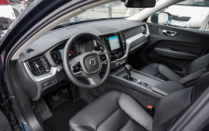 Volvo XC 60 cena 117900 przebieg: 80000, rok produkcji 2018 z Kościan małe 781